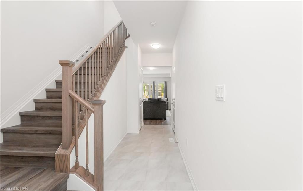 Photo 8 of 106 Acacia Road, Pelham, Fonthill — HOMEH
