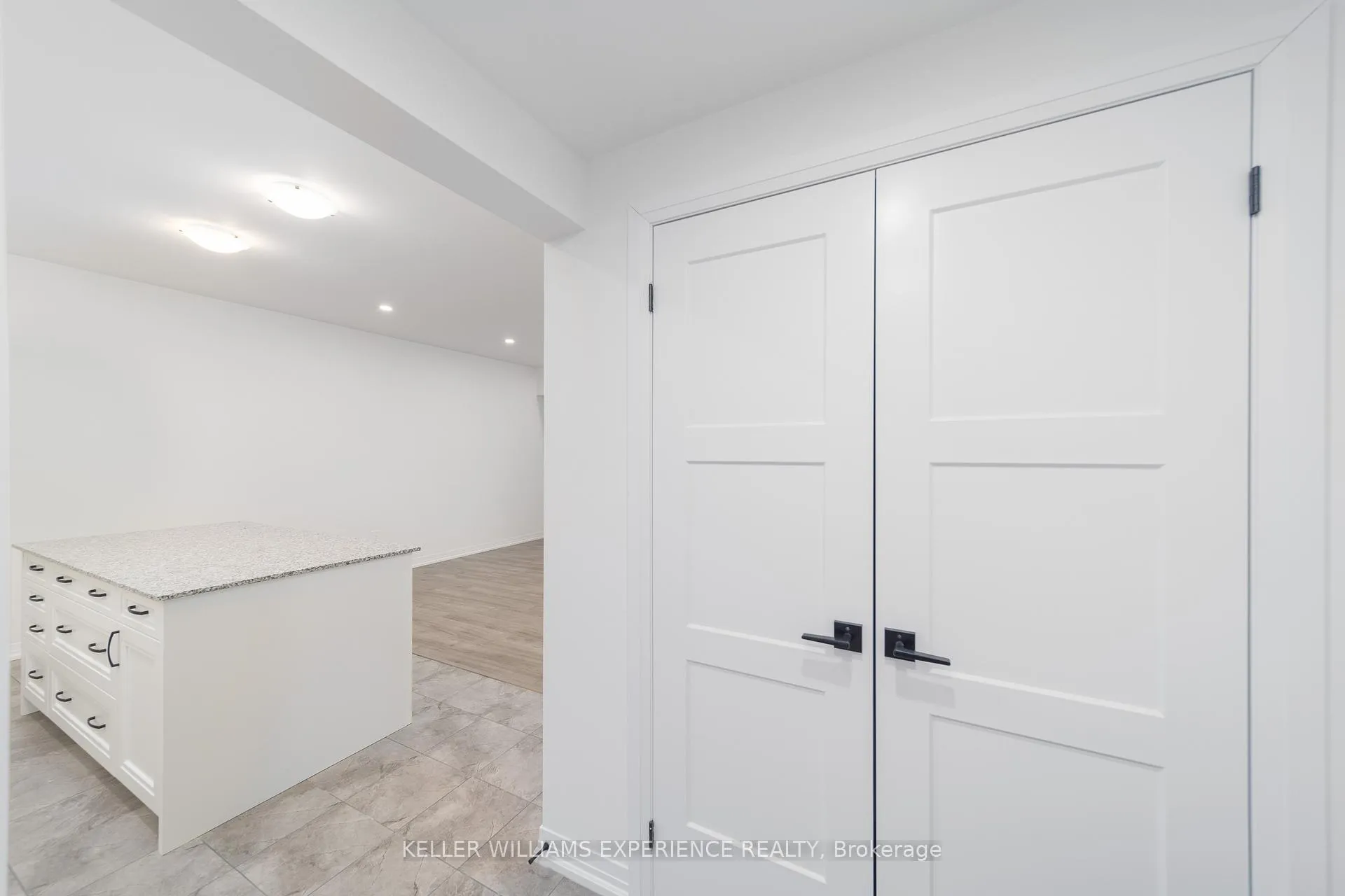 Photo 3 of Unit 408, 15 Kneeshaw Drive, Barrie, Rural Barrie Southeast — HOMEH
