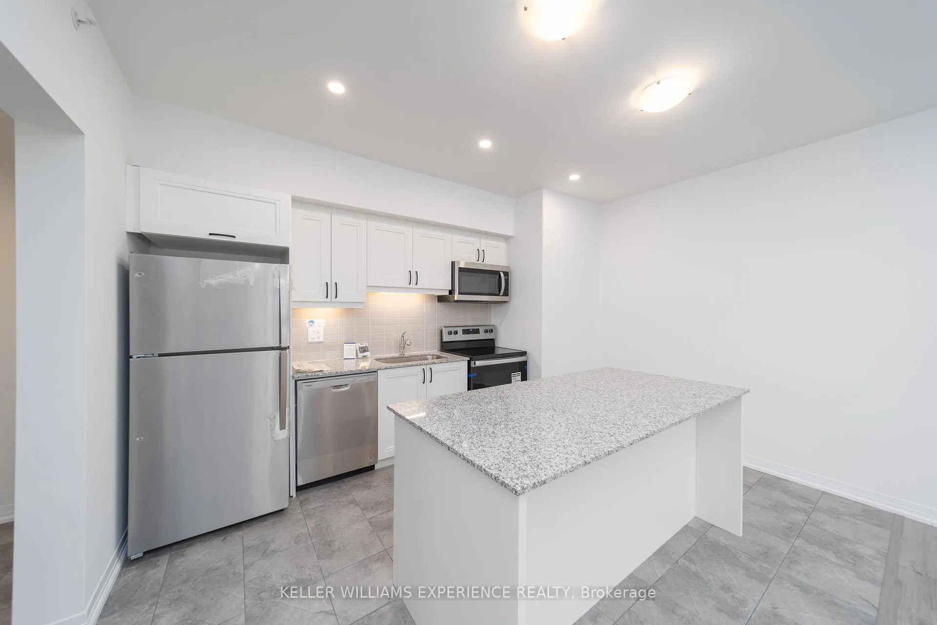Photo 6 of Unit 408, 15 Kneeshaw Drive, Barrie, Rural Barrie Southeast — HOMEH