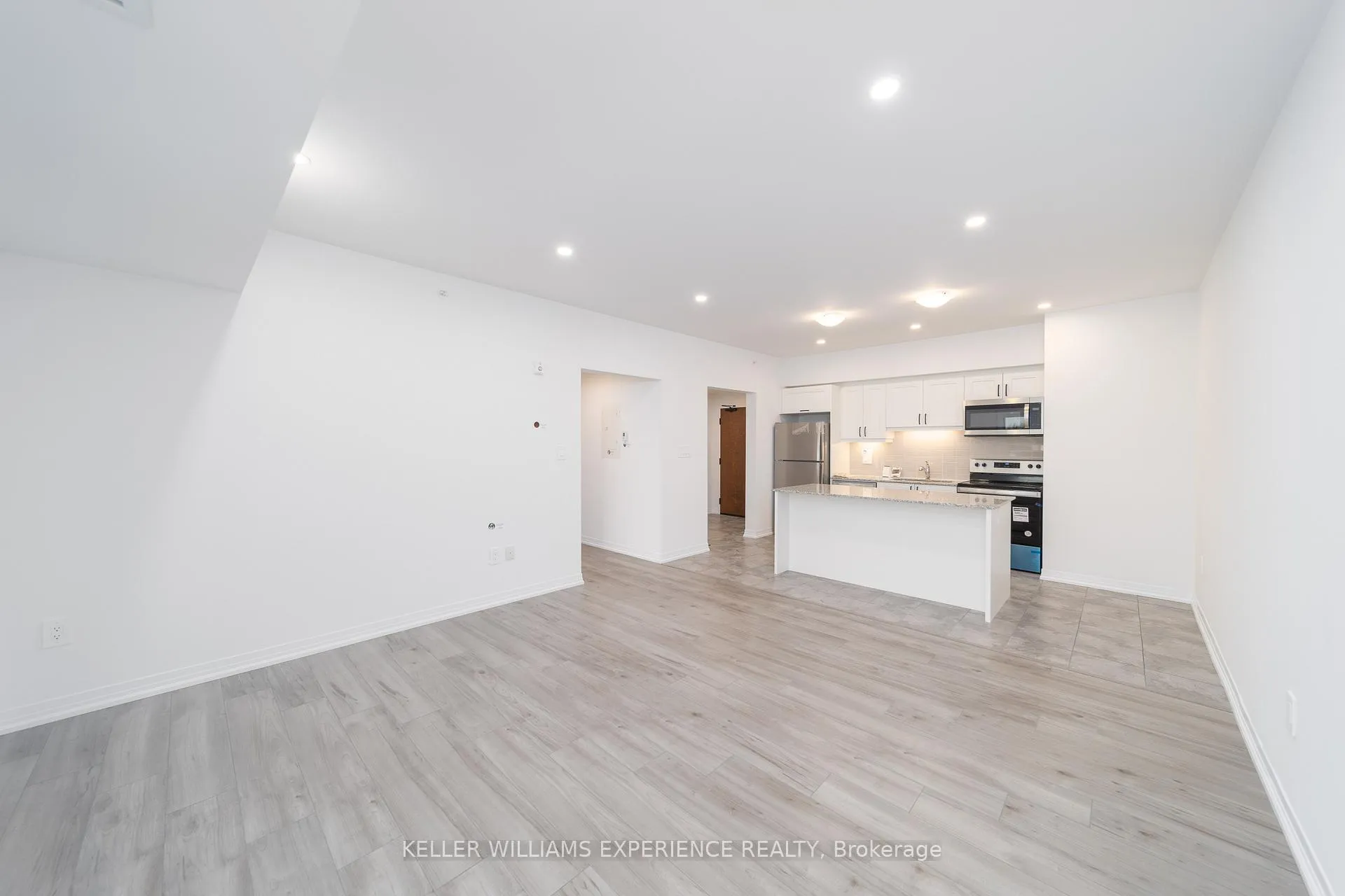 Photo 7 of Unit 408, 15 Kneeshaw Drive, Barrie, Rural Barrie Southeast — HOMEH
