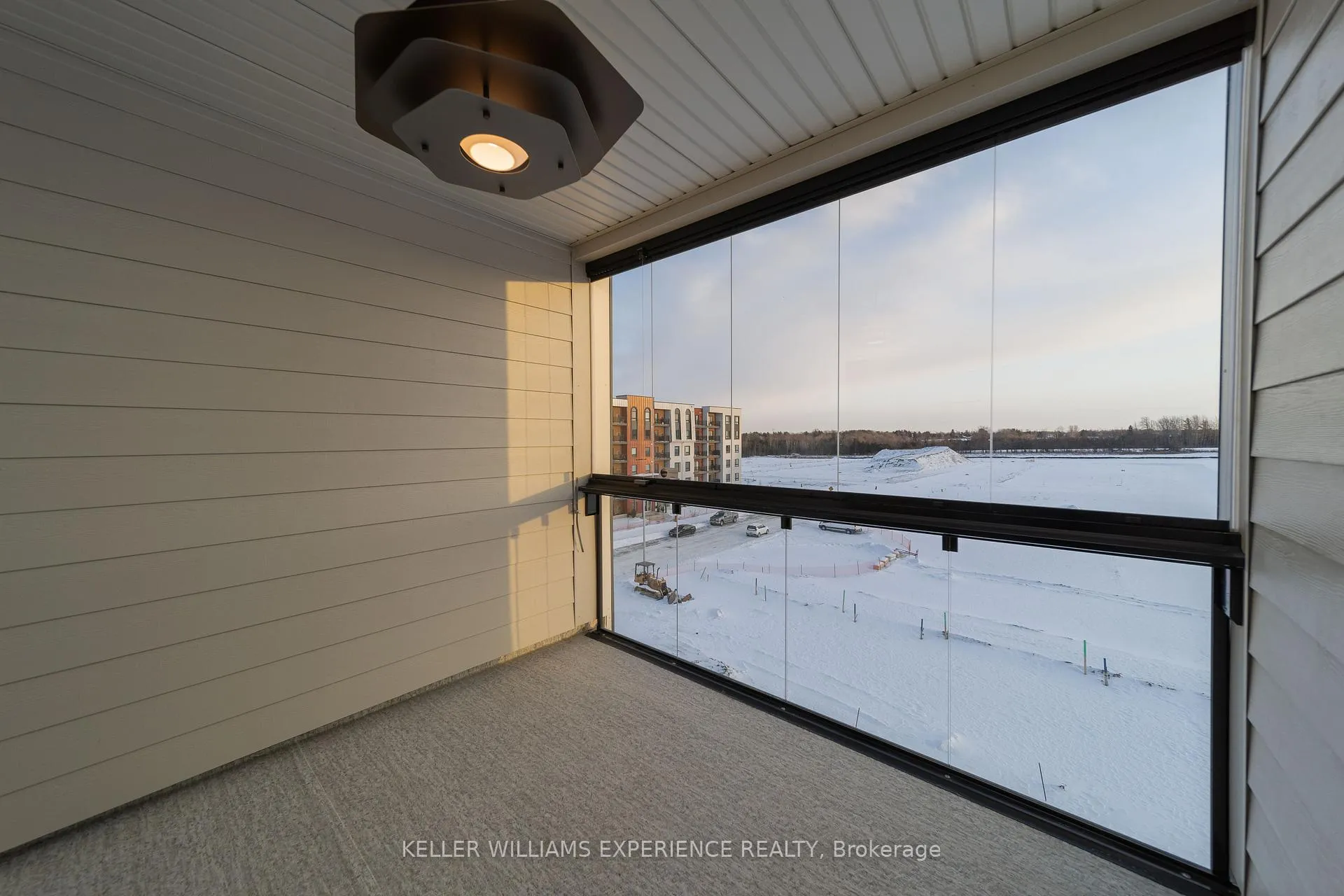 Photo 8 of Unit 408, 15 Kneeshaw Drive, Barrie, Rural Barrie Southeast — HOMEH