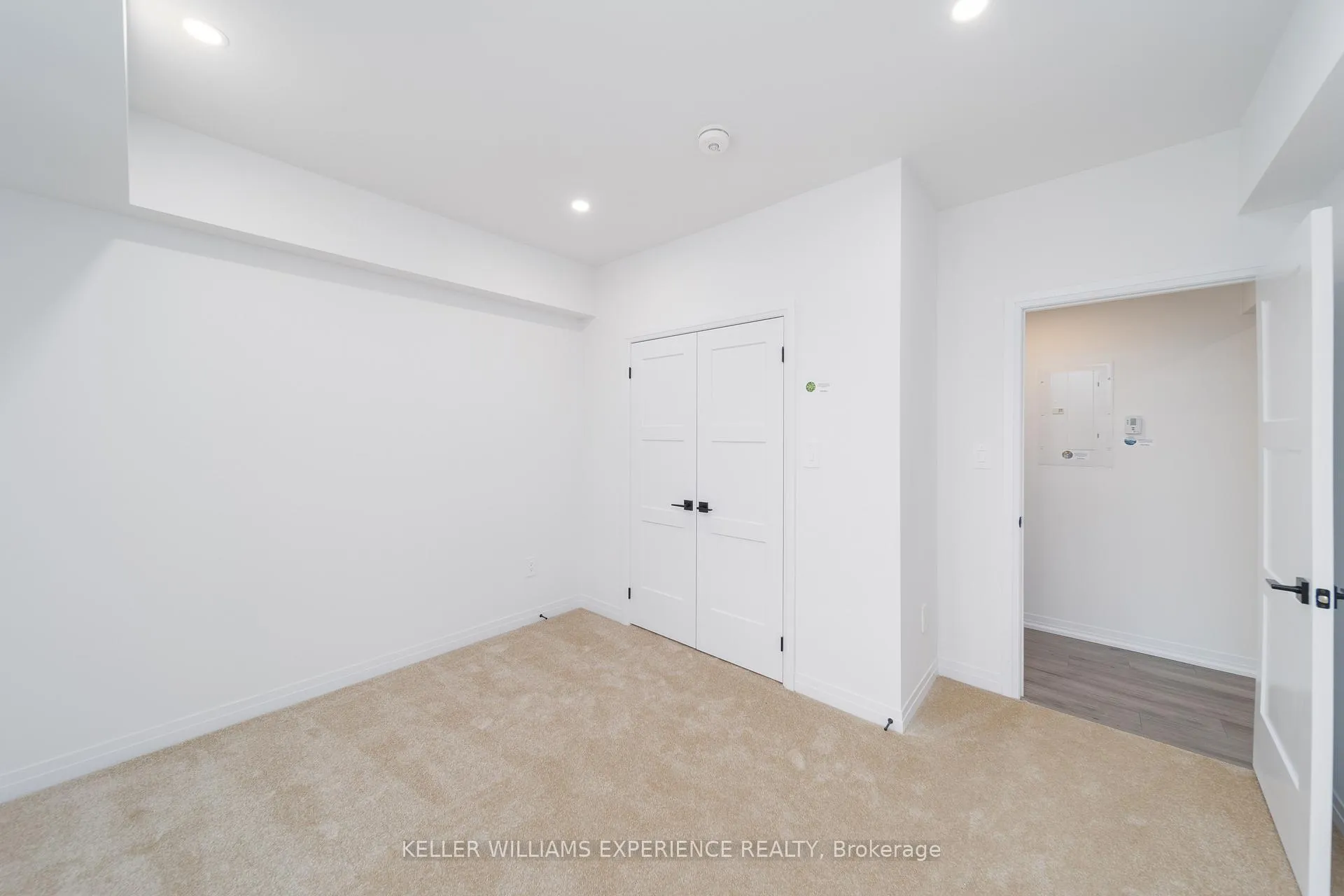Photo 10 of Unit 408, 15 Kneeshaw Drive, Barrie, Rural Barrie Southeast — HOMEH