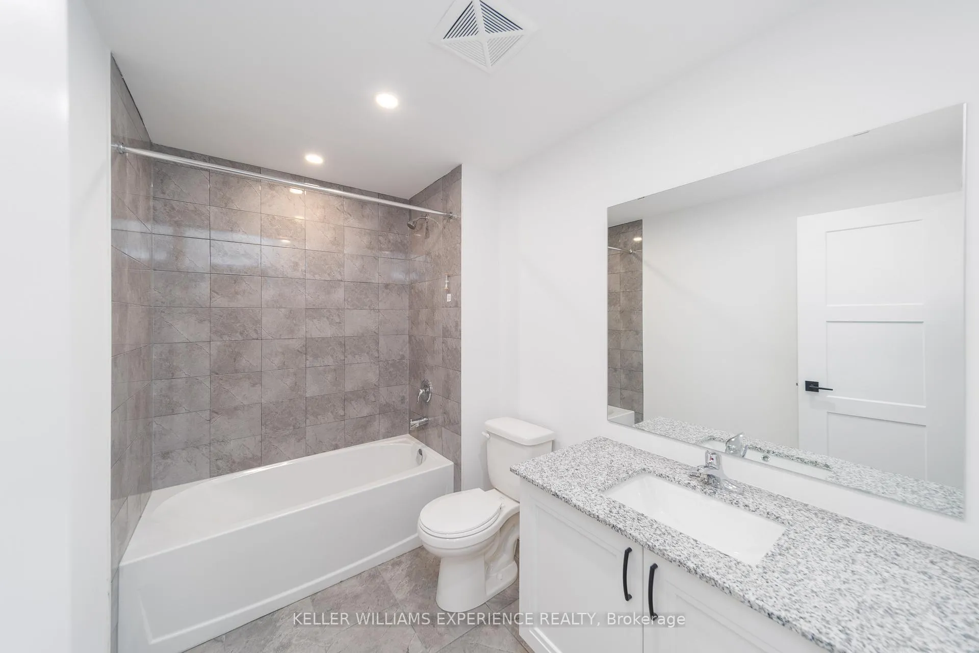 Photo 11 of Unit 408, 15 Kneeshaw Drive, Barrie, Rural Barrie Southeast — HOMEH