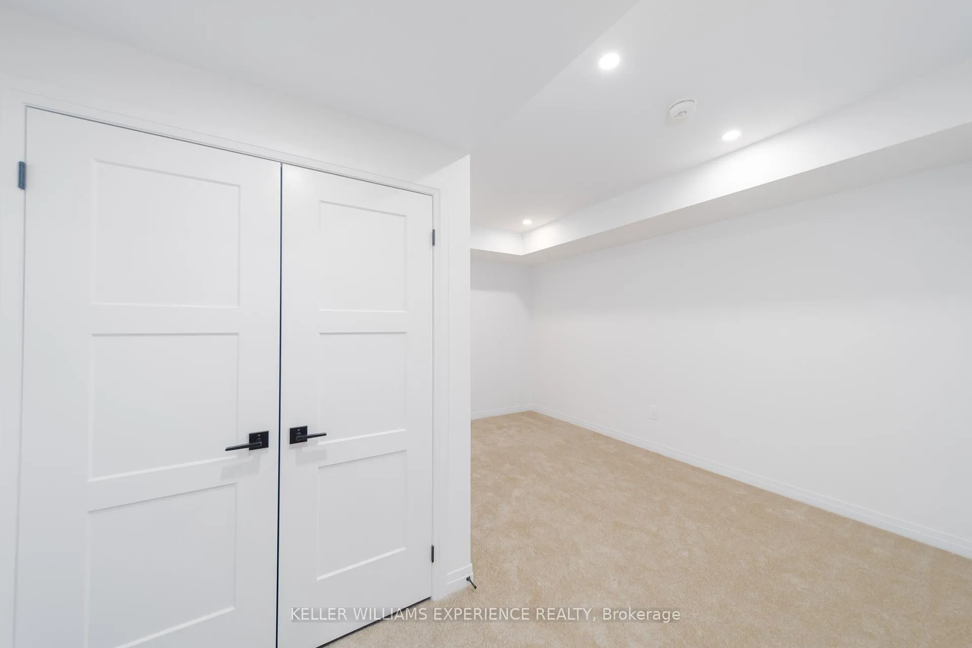 Photo 12 of Unit 408, 15 Kneeshaw Drive, Barrie, Rural Barrie Southeast — HOMEH
