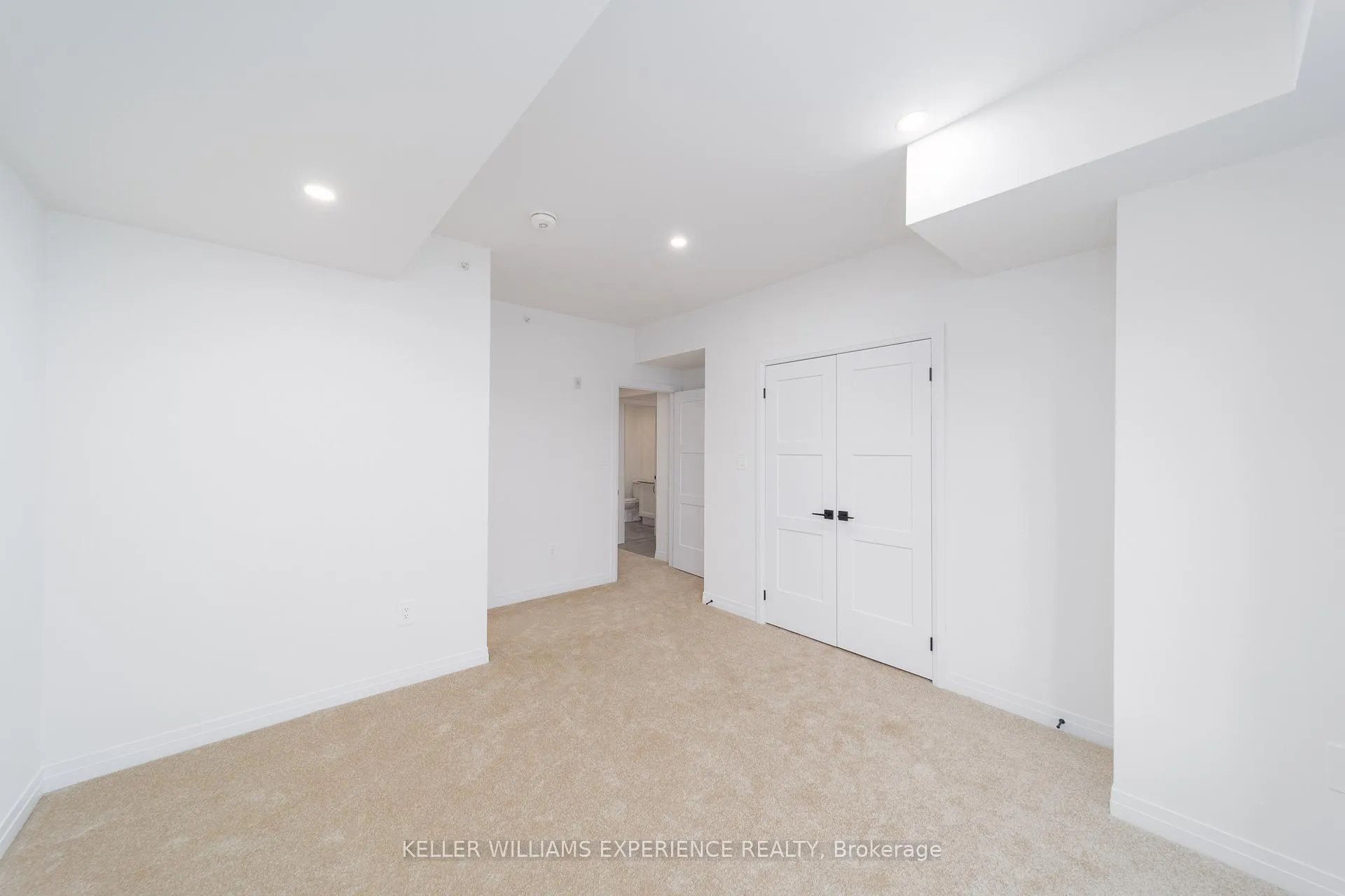 Photo 16 of Unit 408, 15 Kneeshaw Drive, Barrie, Rural Barrie Southeast — HOMEH