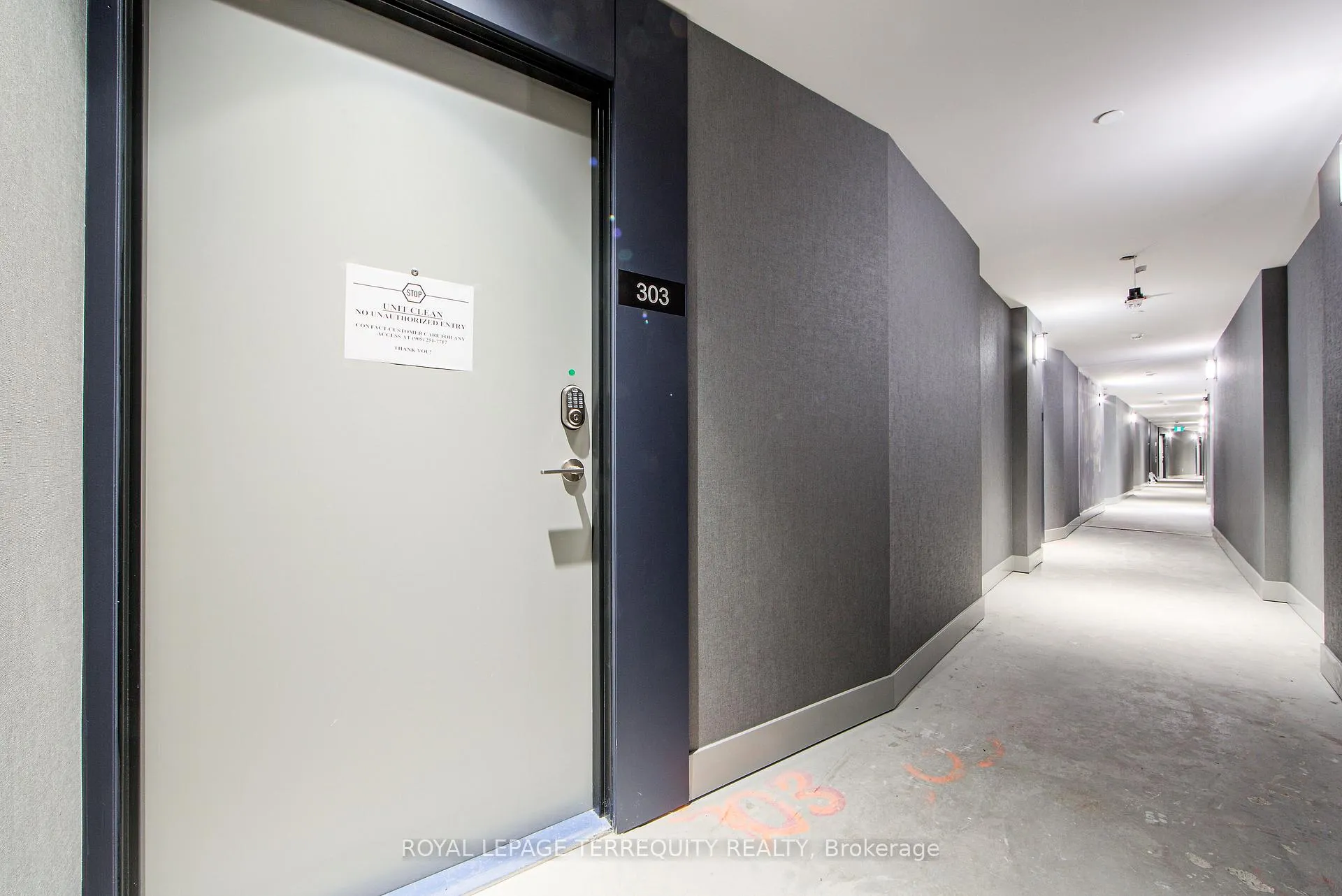 Photo 6 of Unit 303A, 30 Upper Mall Way, Vaughan, Brownridge — HOMEH