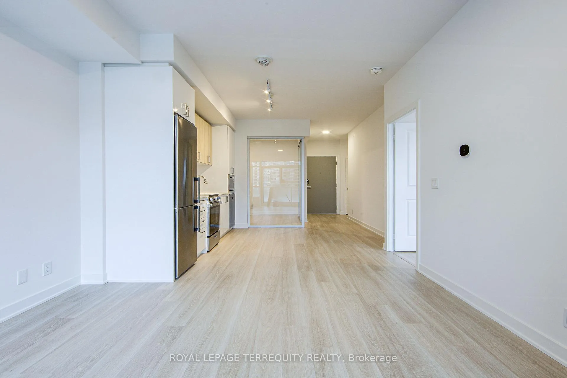 Photo 14 of Unit 303A, 30 Upper Mall Way, Vaughan, Brownridge — HOMEH