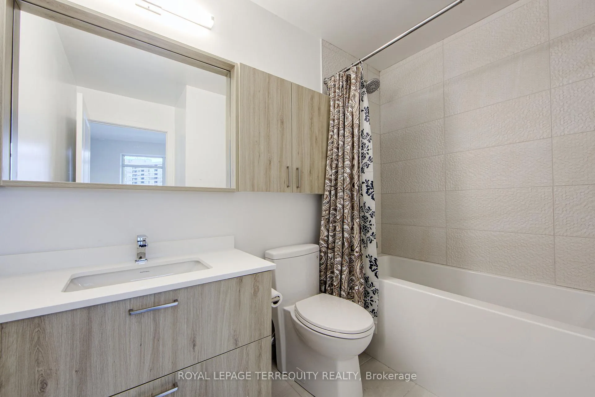Photo 20 of Unit 303A, 30 Upper Mall Way, Vaughan, Brownridge — HOMEH
