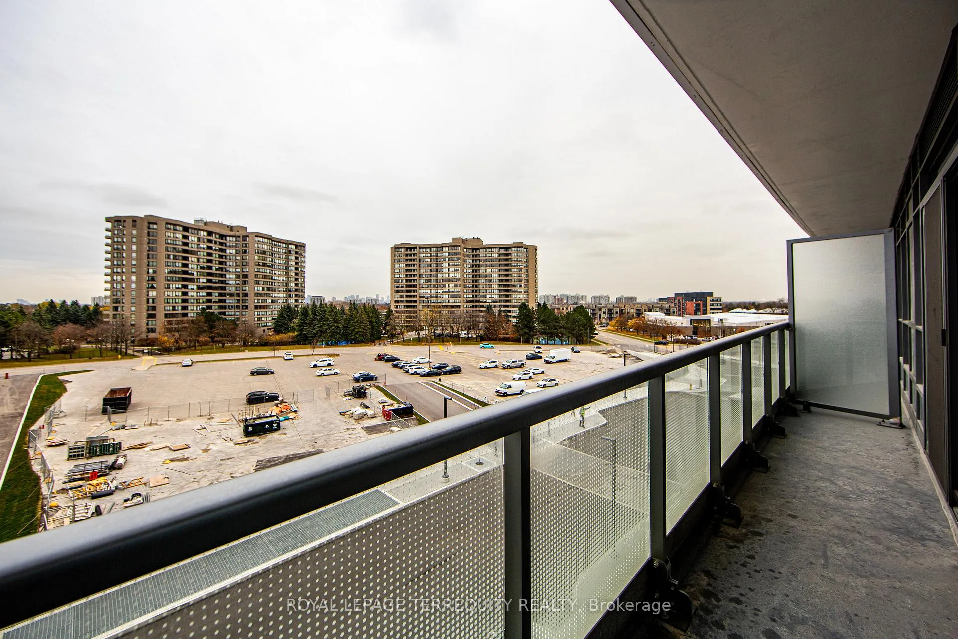 Photo 25 of Unit 303A, 30 Upper Mall Way, Vaughan, Brownridge — HOMEH