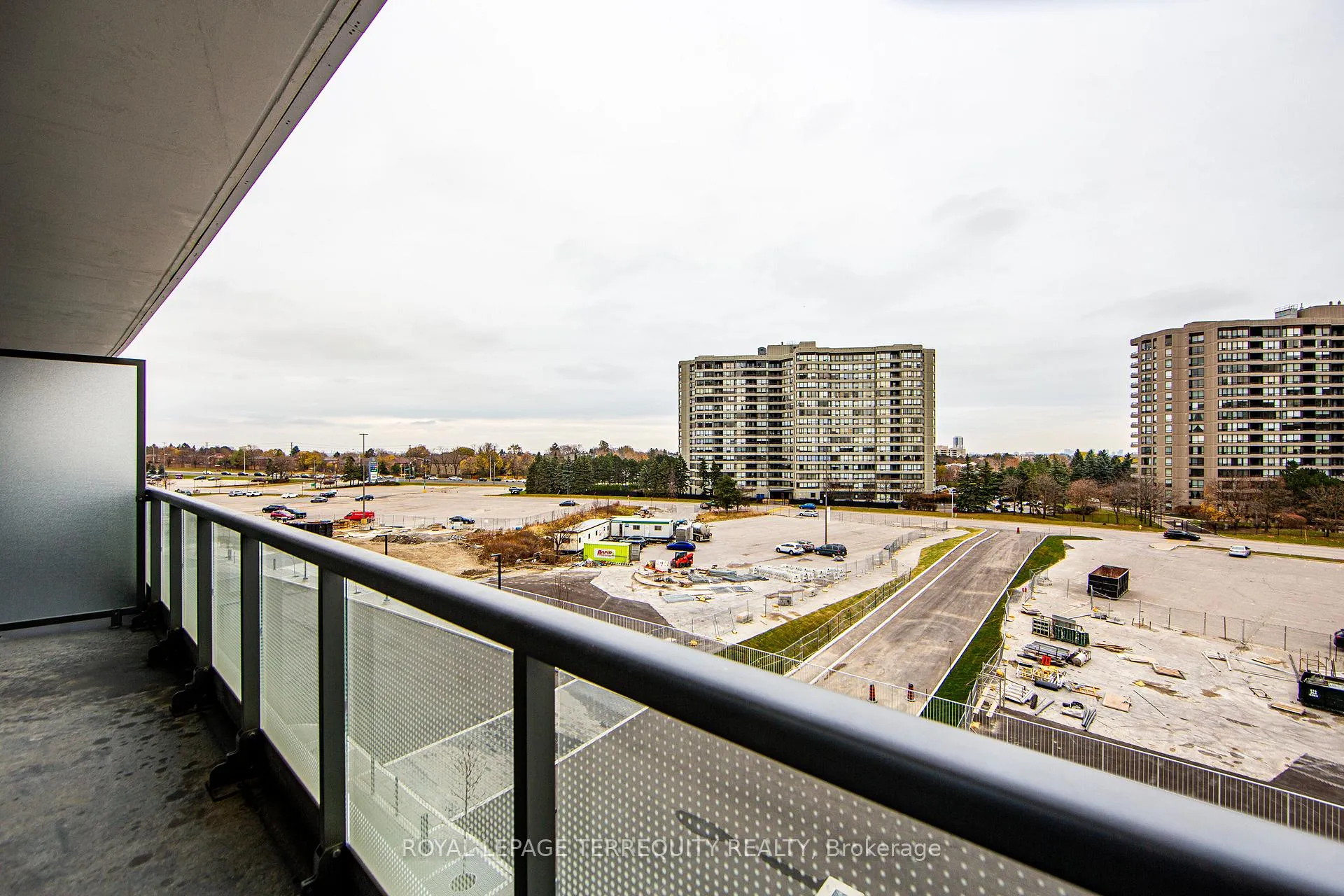 Photo 26 of Unit 303A, 30 Upper Mall Way, Vaughan, Brownridge — HOMEH