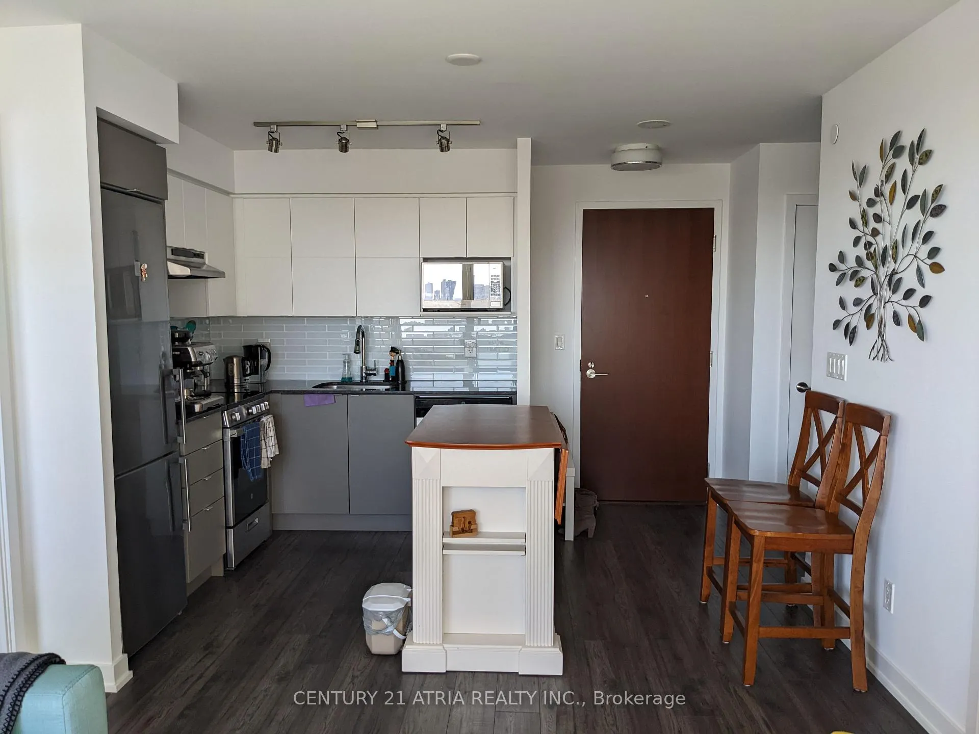 Photo 5 of Unit 1102, 120 Varna Drive W, Toronto, Englemount-Lawrence — HOMEH