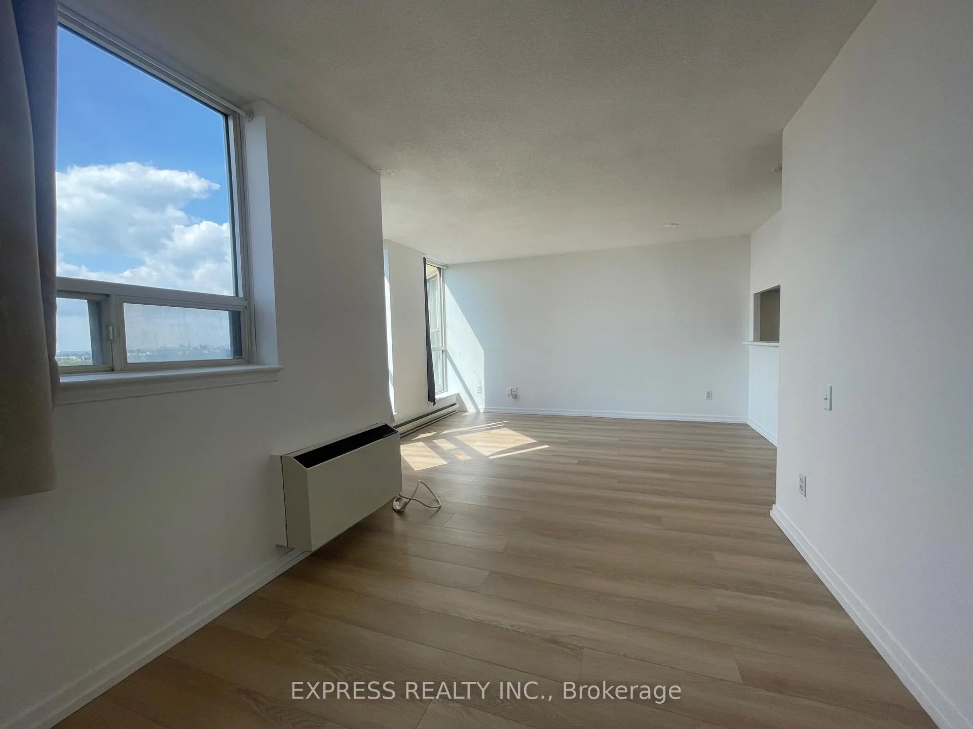 Front of Unit 917, 2460 Eglinton Avenue E
