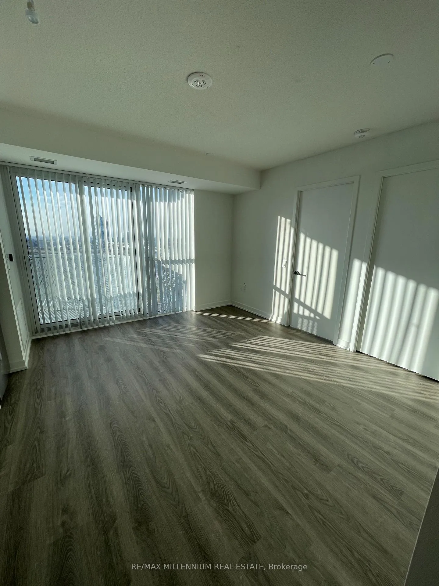 Photo 4 of Unit 911, 195 Commerce Street, Vaughan, Vaughan Corporate Centre — HOMEH
