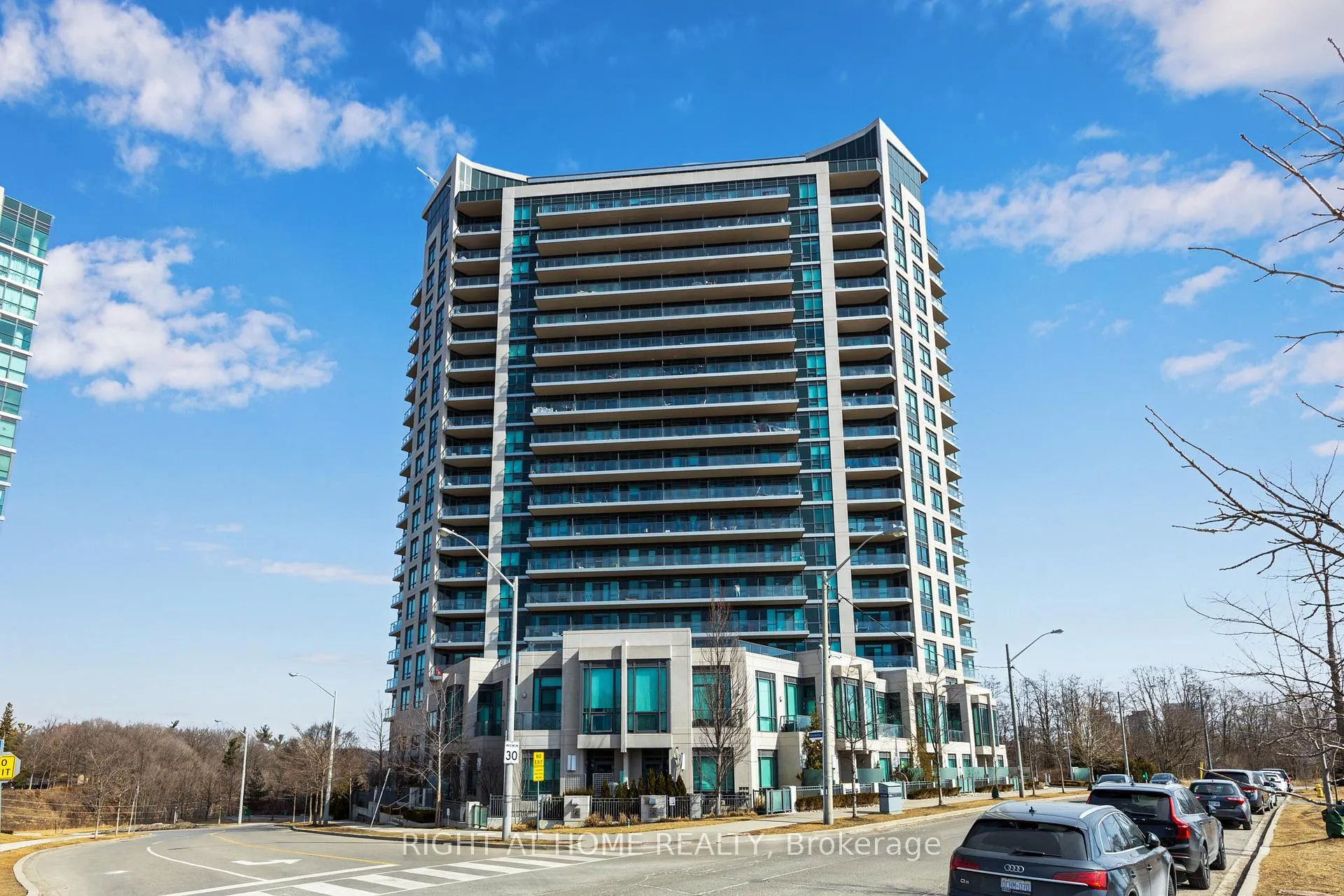 Front of Unit 604, 160 Vanderhoof Avenue