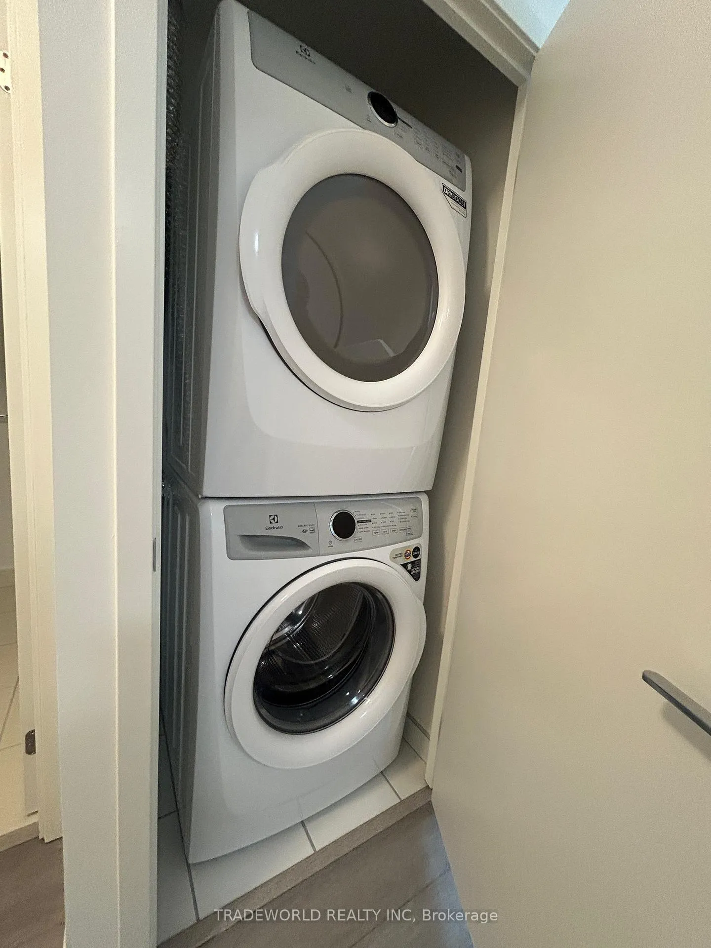 Photo 14 of Unit 609, 56 Andre De Grasse Street, Markham, Unionville — HOMEH