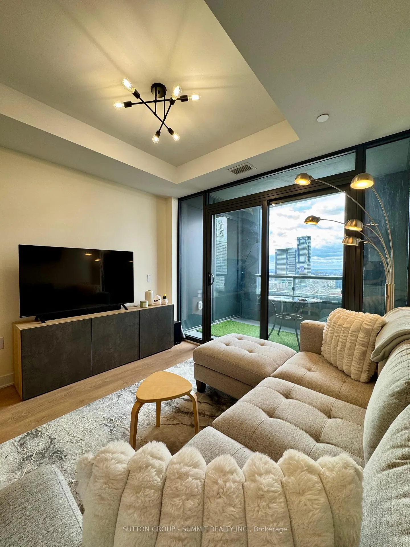 Photo 9 of Unit 1913, 2920 Hwy 7, Vaughan, Vaughan Corporate Centre — HOMEH