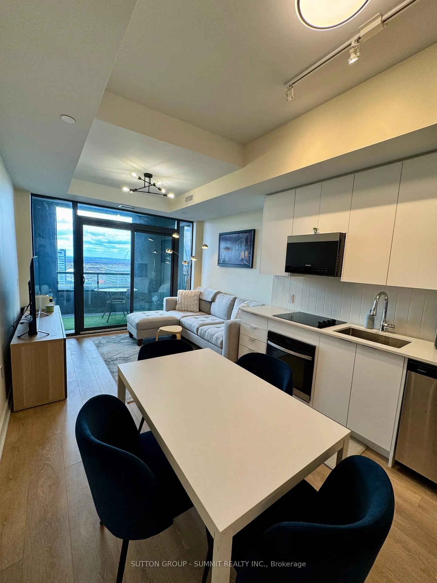 Photo 11 of Unit 1913, 2920 Hwy 7, Vaughan, Vaughan Corporate Centre — HOMEH