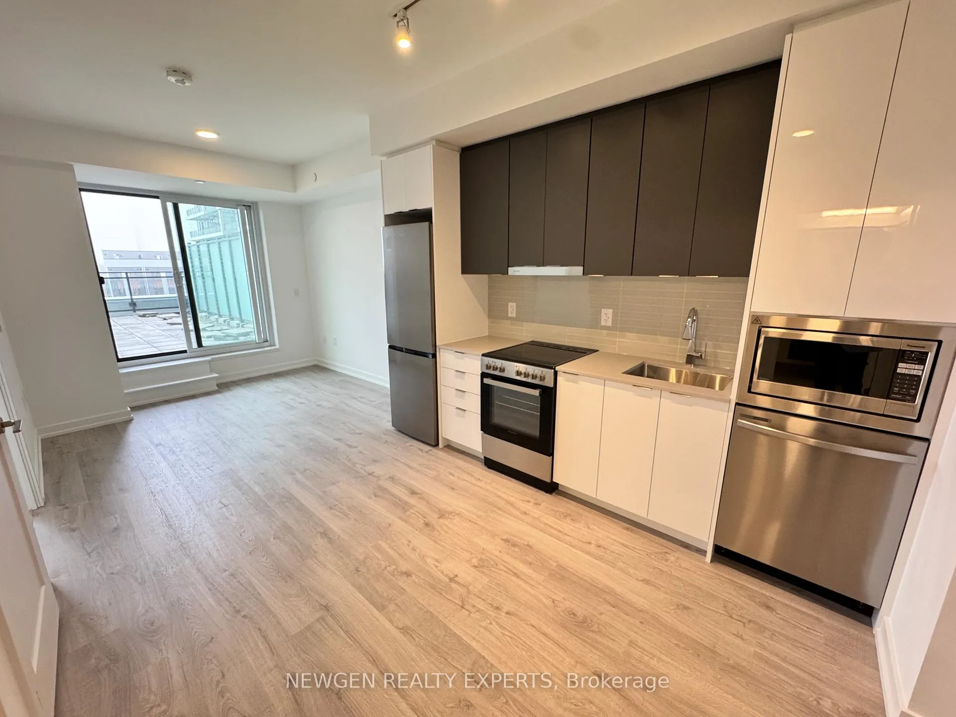 Photo 5 of Unit A-201, 9763 Markham Road, Markham, Greensborough — HOMEH