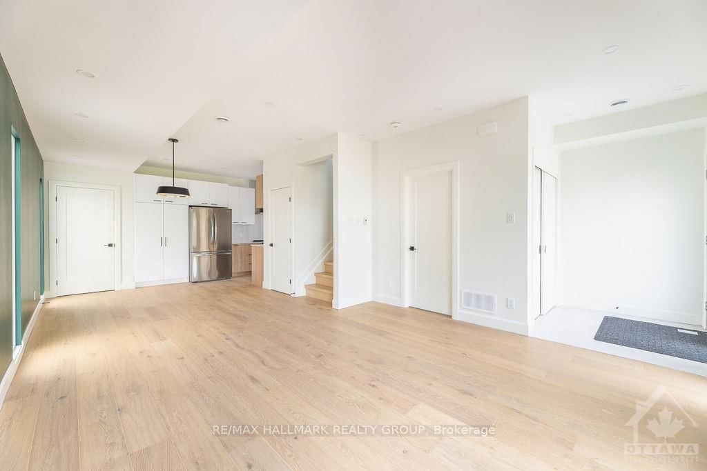 Photo 3 of Unit d, 845 WOODROFFE Ave, Ottawa, McKellar Heights/Glabar Park — HOMEH