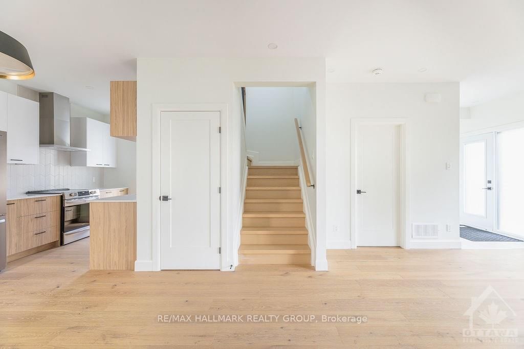 Photo 5 of Unit d, 845 WOODROFFE Ave, Ottawa, McKellar Heights/Glabar Park — HOMEH