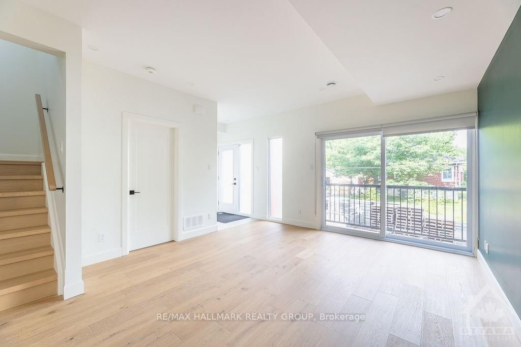 Photo 6 of Unit d, 845 WOODROFFE Ave, Ottawa, McKellar Heights/Glabar Park — HOMEH