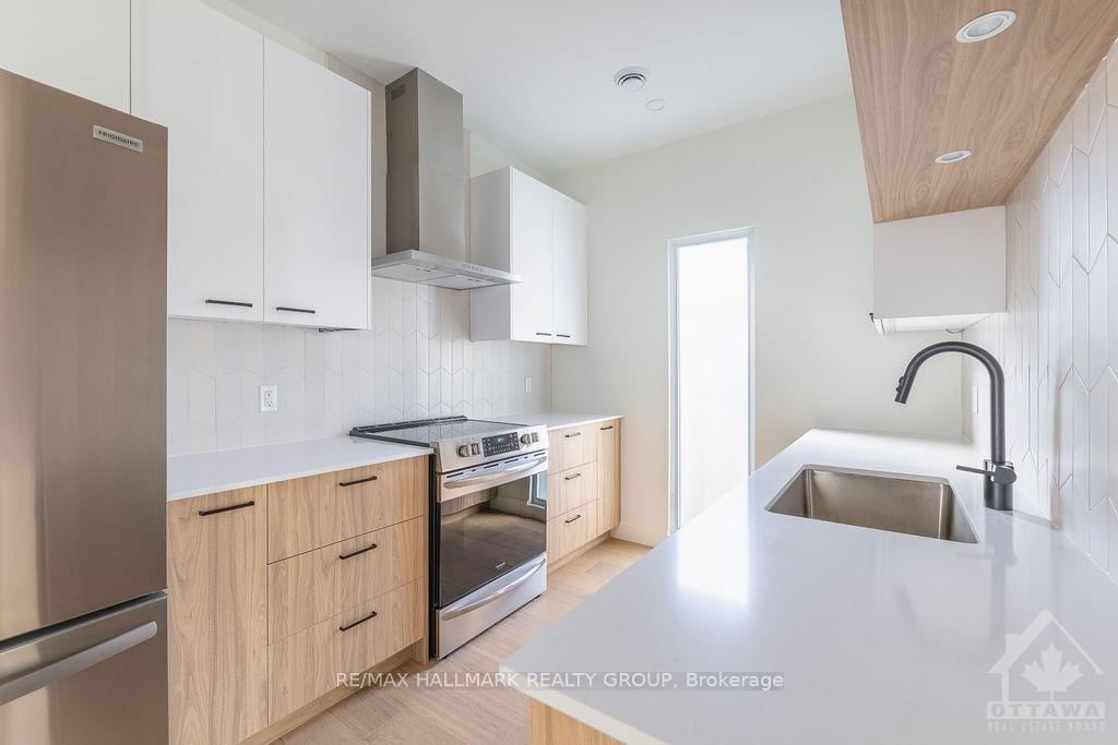 Photo 8 of Unit d, 845 WOODROFFE Ave, Ottawa, McKellar Heights/Glabar Park — HOMEH