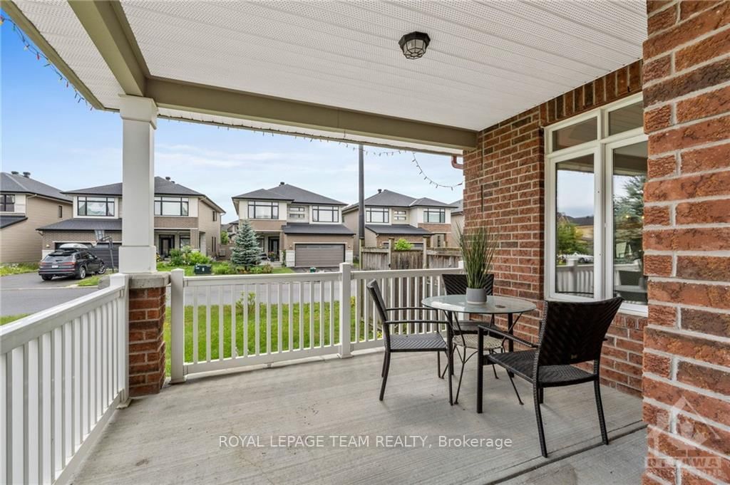 Photo 3 of 356 BALLINVILLE Circ, Ottawa, Riverside South/Gloucester Glen — HOMEH
