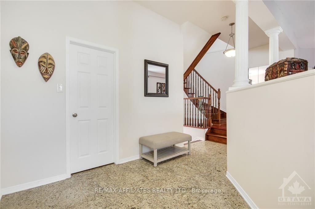 Photo 4 of 219 WHISPERING WINDS Way, Ottawa, Mer Bleue/Bradley Estates/Anderson Park — HOMEH