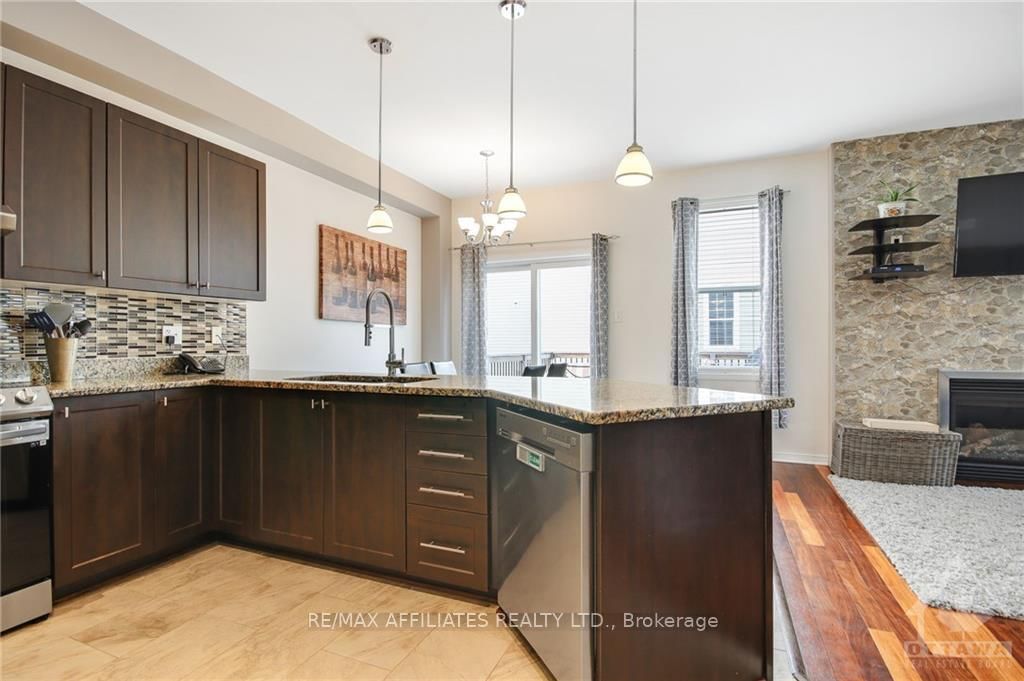 Photo 8 of 219 WHISPERING WINDS Way, Ottawa, Mer Bleue/Bradley Estates/Anderson Park — HOMEH