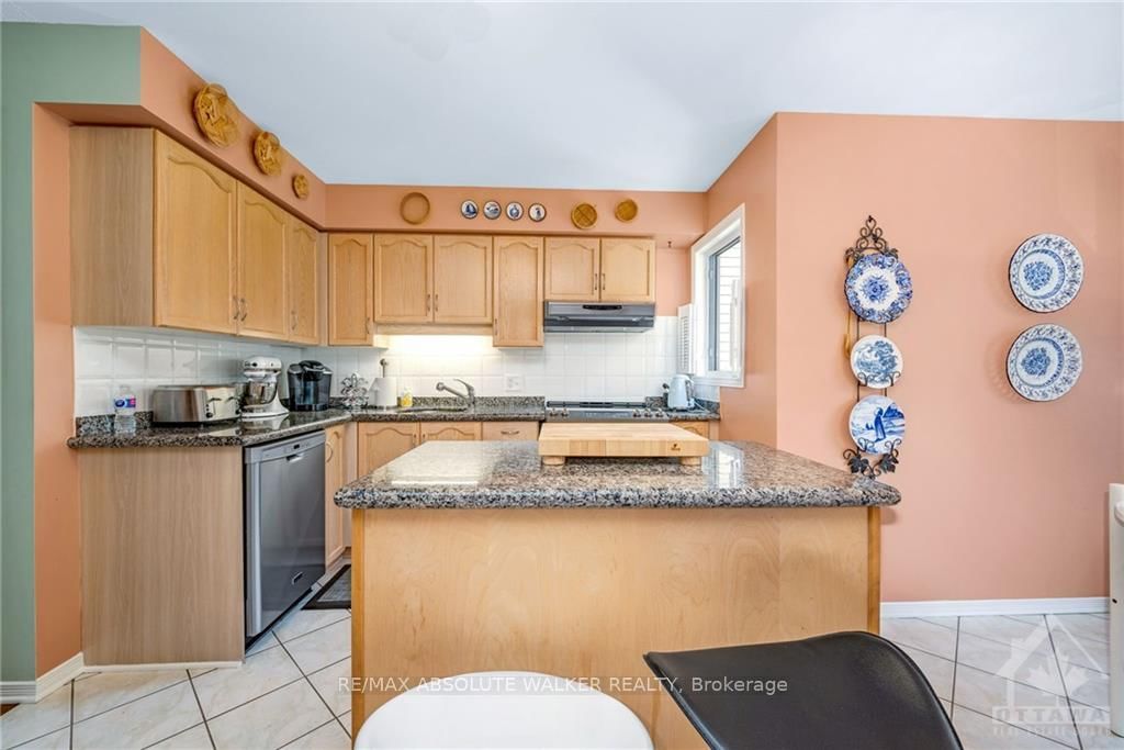 Photo 10 of 5 PROVENDER Ave, Ottawa, CFB Rockcliffe and Area — HOMEH