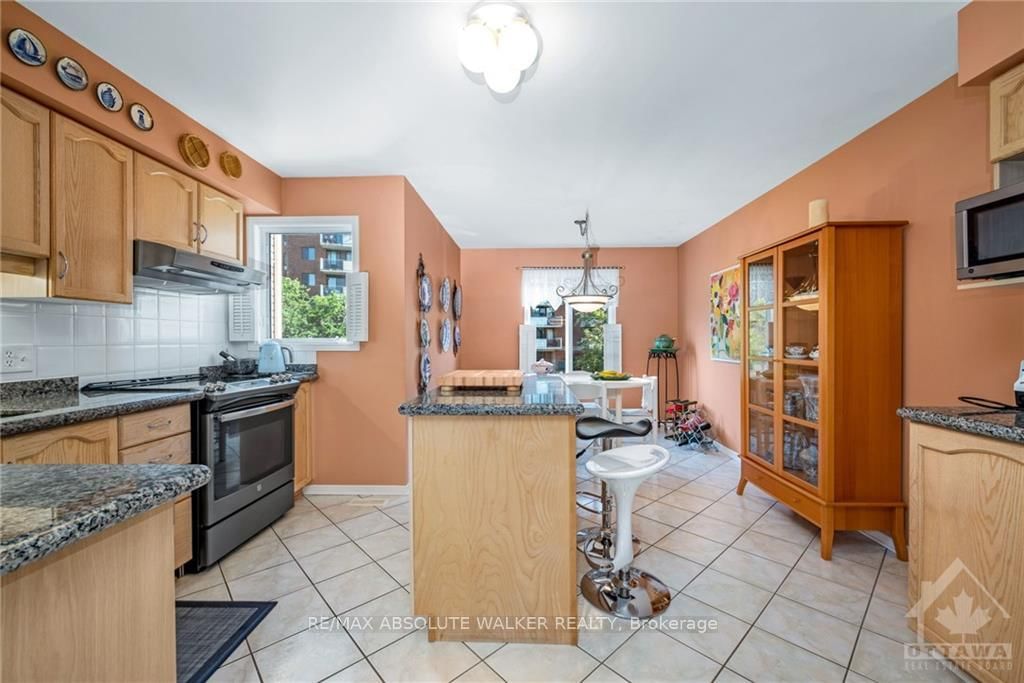 Photo 3 of 5 PROVENDER Ave, Ottawa, CFB Rockcliffe and Area — HOMEH