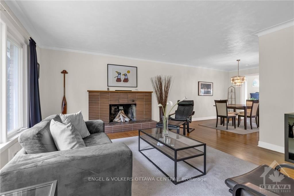 Photo 3 of 347 FROST Ave, Ottawa, Alta Vista/Faircrest Heights — HOMEH