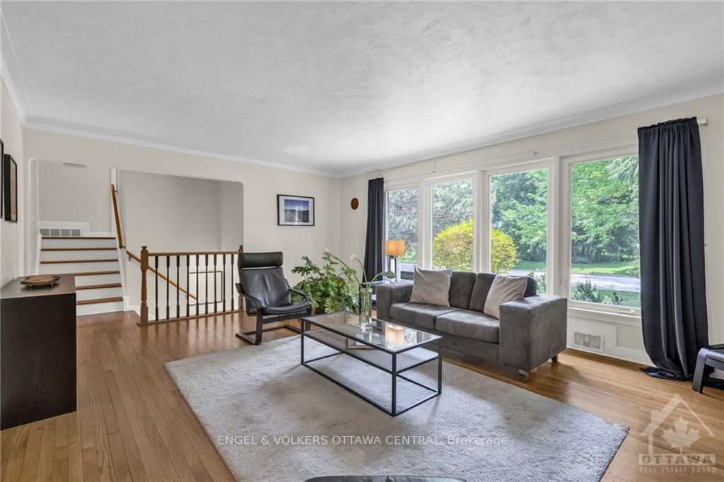 Photo 4 of 347 FROST Ave, Ottawa, Alta Vista/Faircrest Heights — HOMEH