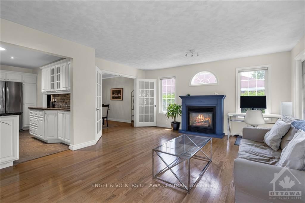 Photo 7 of 347 FROST Ave, Ottawa, Alta Vista/Faircrest Heights — HOMEH