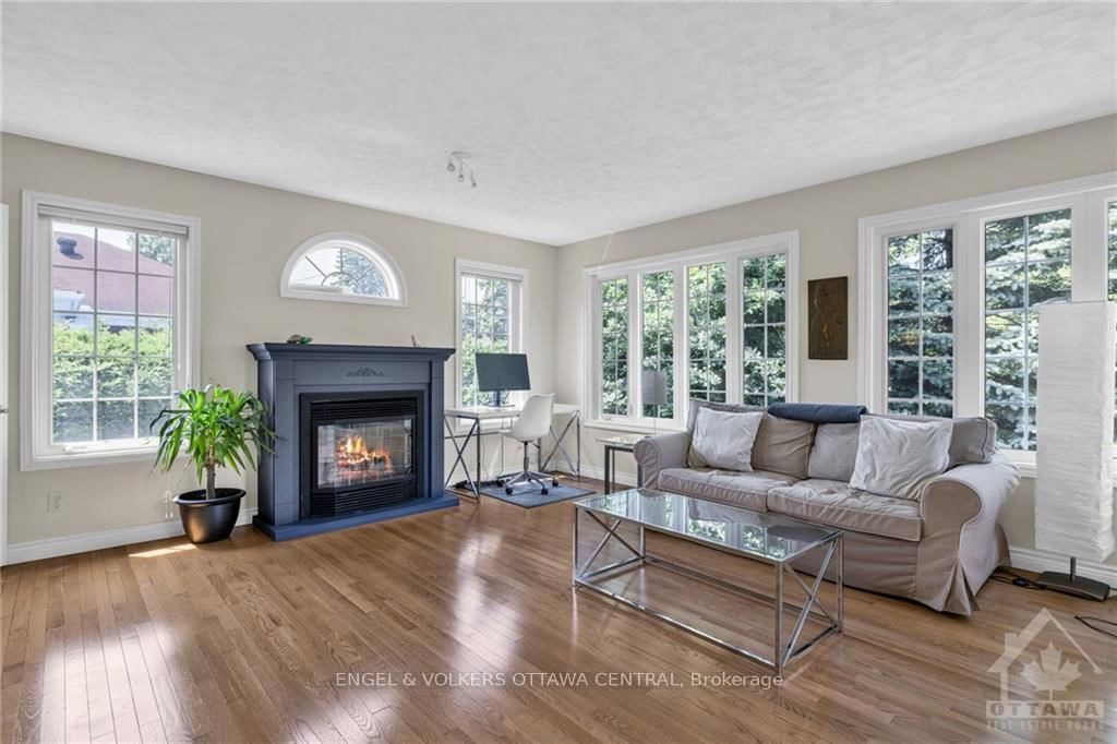 Photo 8 of 347 FROST Ave, Ottawa, Alta Vista/Faircrest Heights — HOMEH