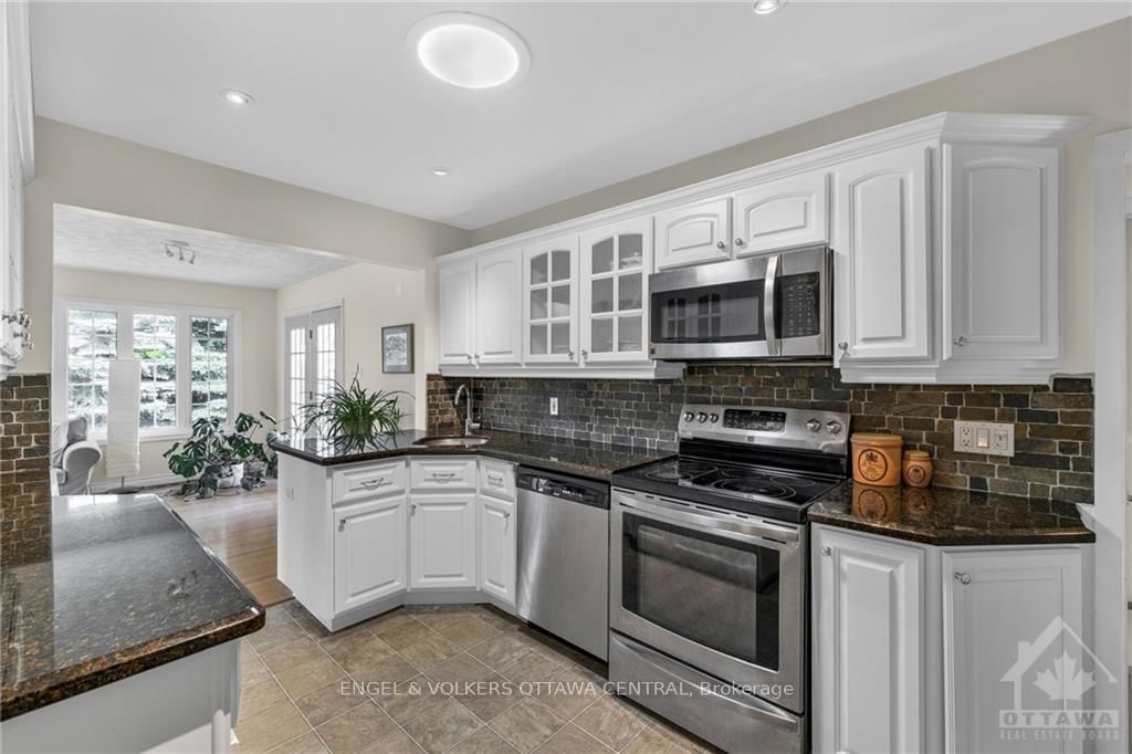 Photo 9 of 347 FROST Ave, Ottawa, Alta Vista/Faircrest Heights — HOMEH