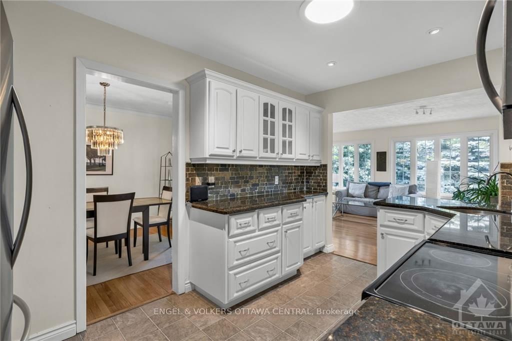 Photo 10 of 347 FROST Ave, Ottawa, Alta Vista/Faircrest Heights — HOMEH