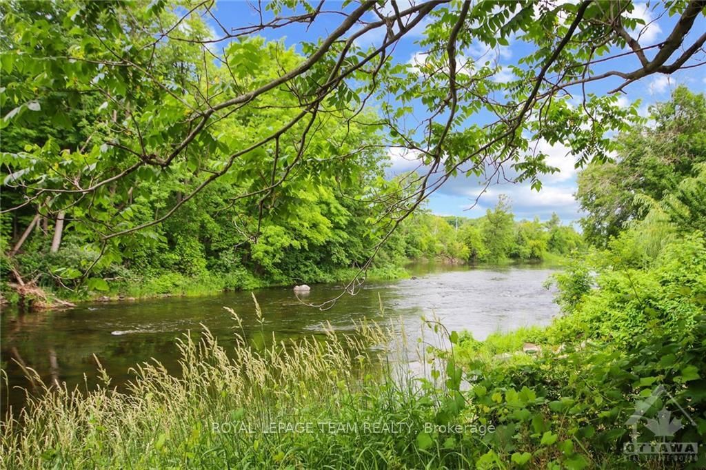 Photo 3 of 5464 WEST RIVER Dr, Ottawa, Manotick Long Island & Nicholls Island — HOMEH