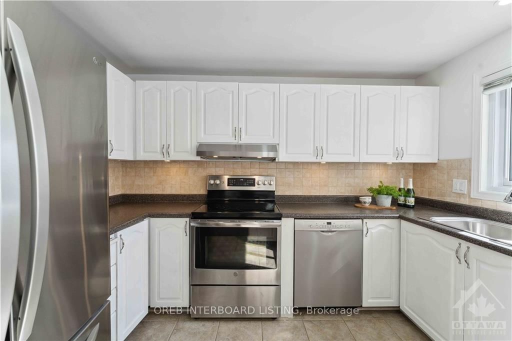 Photo 6 of 65 STRADWICK Ave, Ottawa, Barrhaven - Cedargrove/Fraserdale — HOMEH