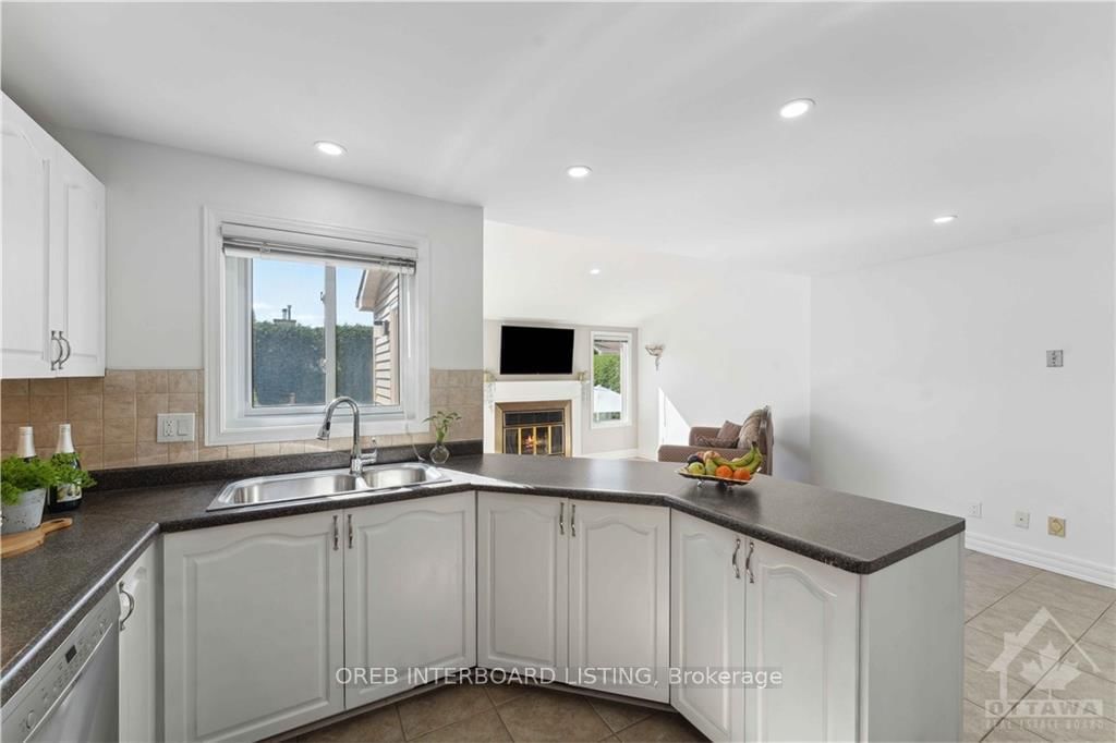 Photo 7 of 65 STRADWICK Ave, Ottawa, Barrhaven - Cedargrove/Fraserdale — HOMEH