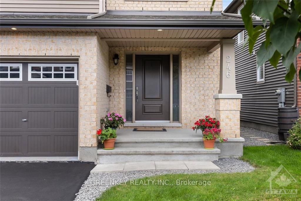 Photo 4 of 246 GRACEWOOD Cres, Ottawa, Blossom Park/Kemp Park/Findlay Creek — HOMEH
