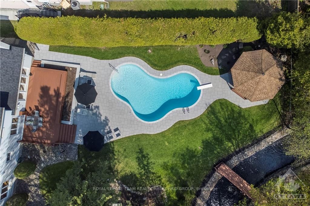 Photo 5 of 17 CHINOOK Cres, Ottawa, Bruce Farm/Graham Park/Qualicum/Bellands — HOMEH