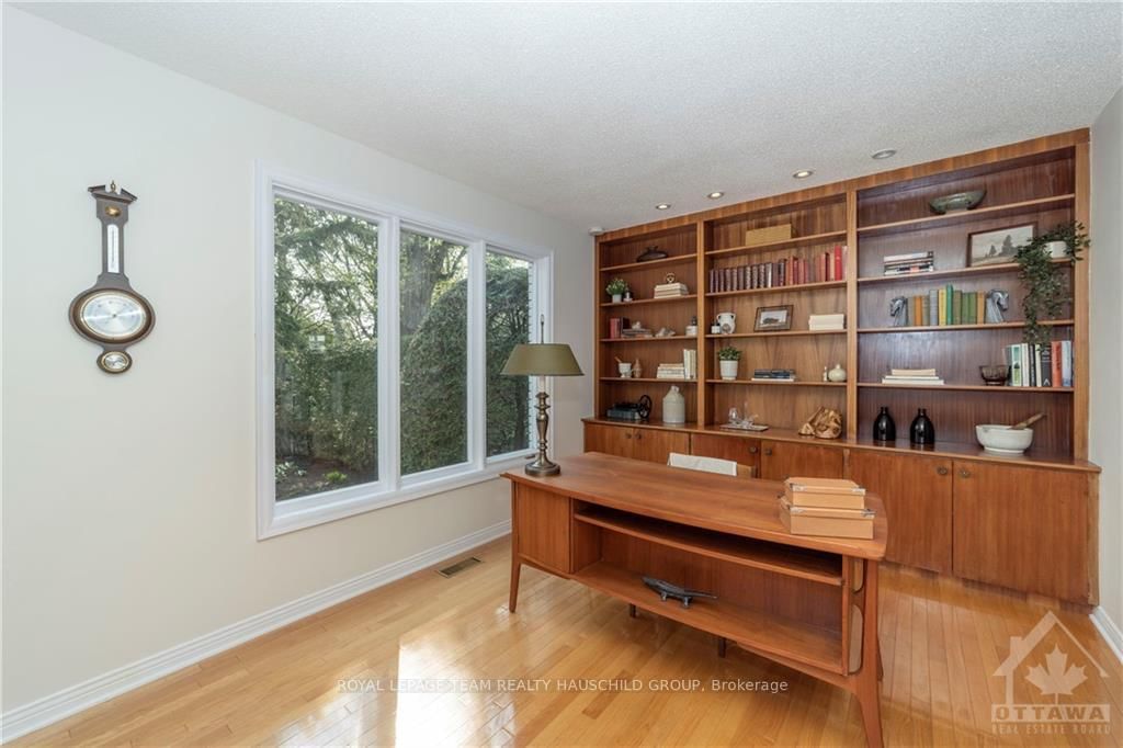 Photo 9 of 17 CHINOOK Cres, Ottawa, Bruce Farm/Graham Park/Qualicum/Bellands — HOMEH