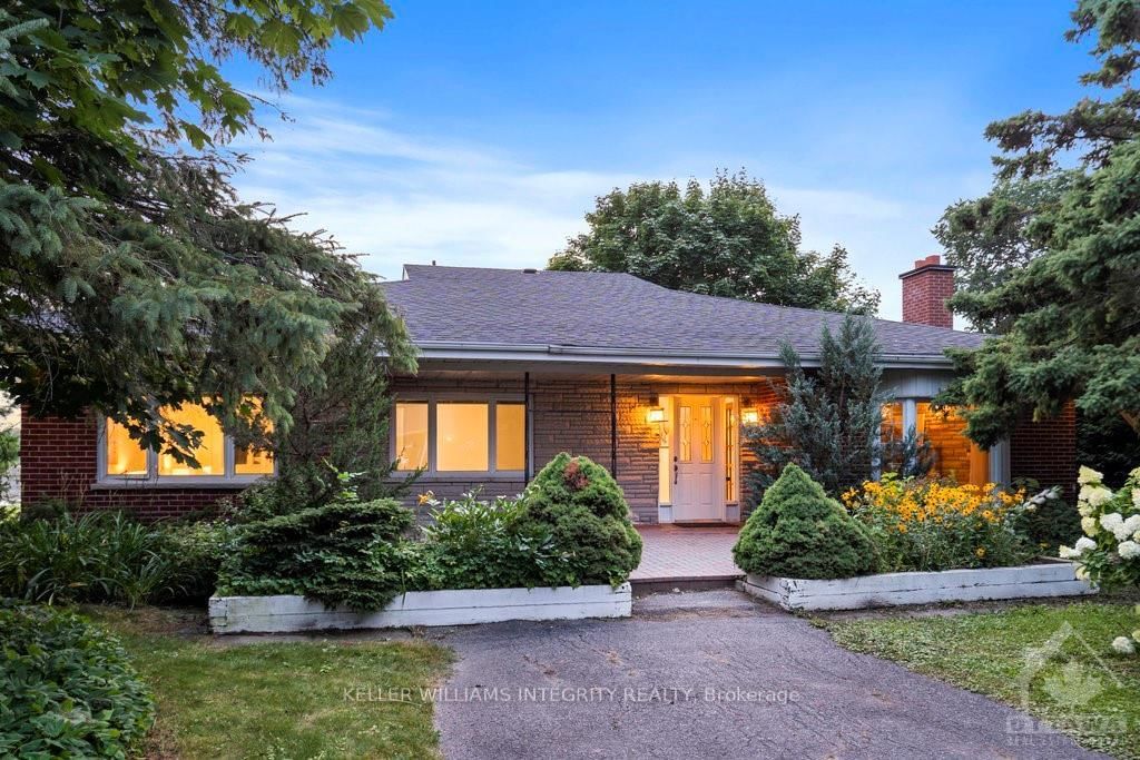 Photo 2 of 9 HASTINGS St, Ottawa, Crystal Bay/Rocky Point — HOMEH