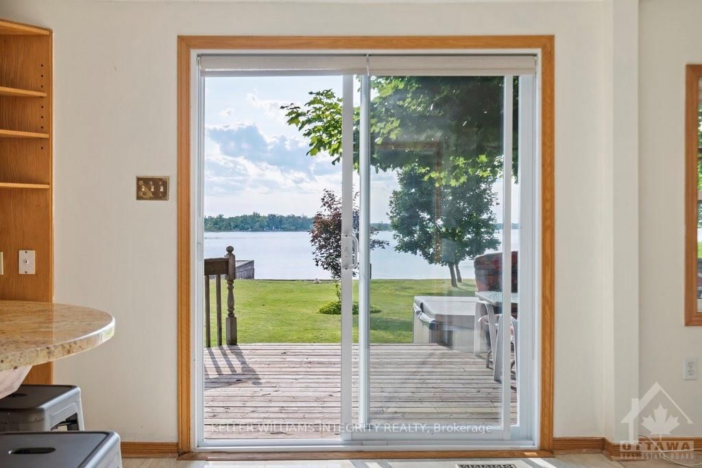 Photo 6 of 9 HASTINGS St, Ottawa, Crystal Bay/Rocky Point — HOMEH