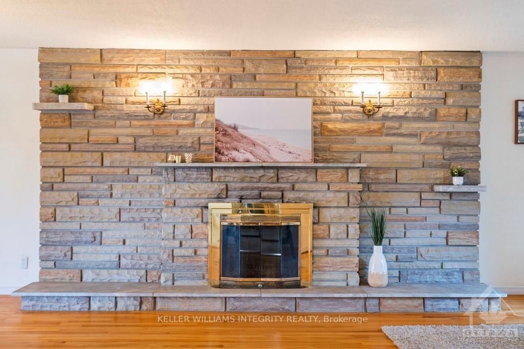 Photo 9 of 9 HASTINGS St, Ottawa, Crystal Bay/Rocky Point — HOMEH