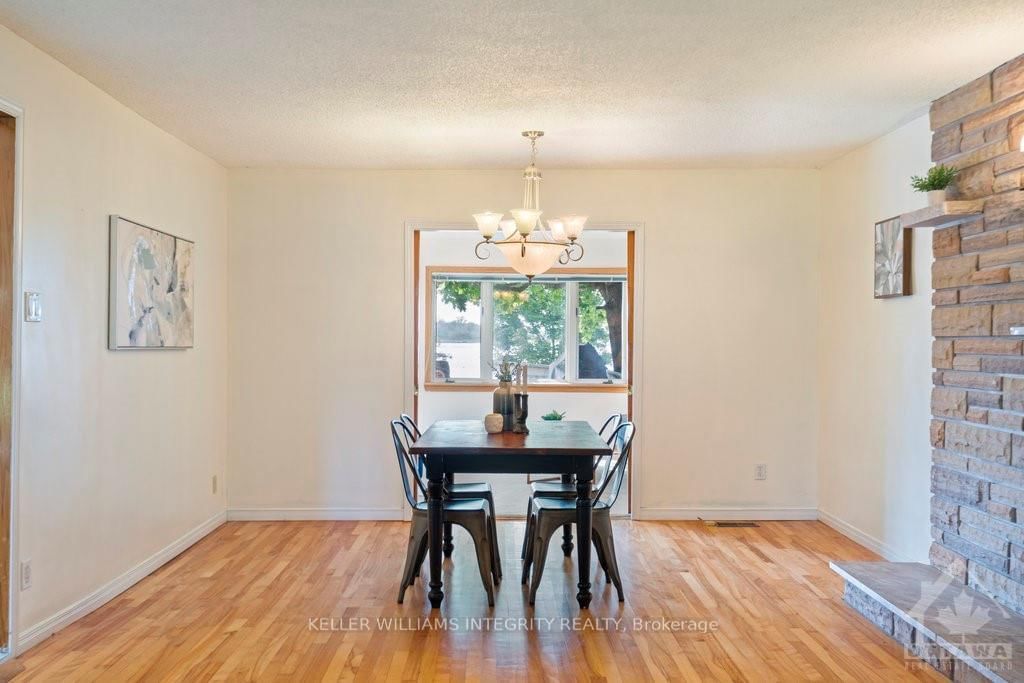 Photo 10 of 9 HASTINGS St, Ottawa, Crystal Bay/Rocky Point — HOMEH