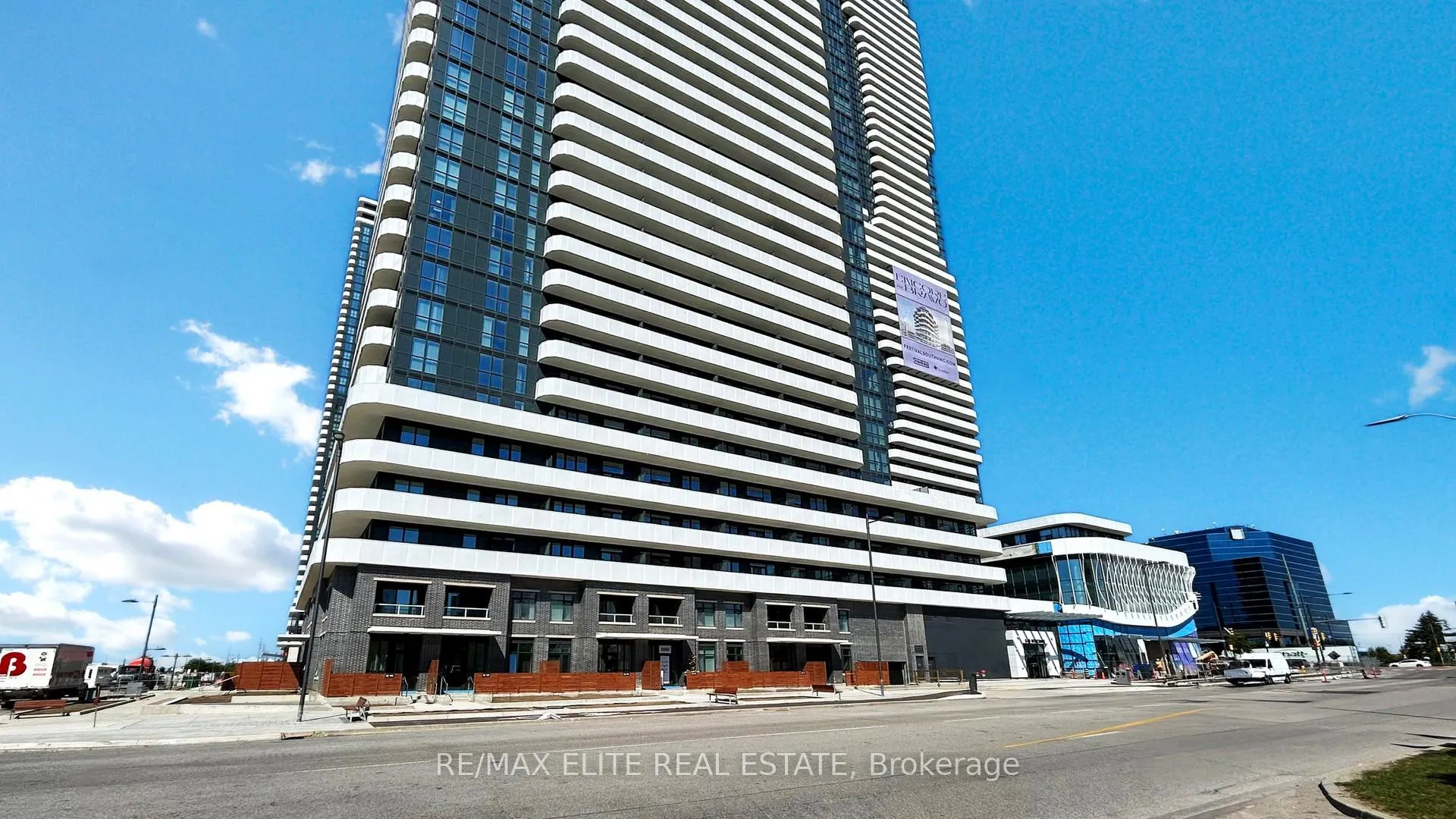 Photo 1 of Unit 520, 28 Interchange Way, Vaughan, Vaughan Corporate Centre — HOMEH