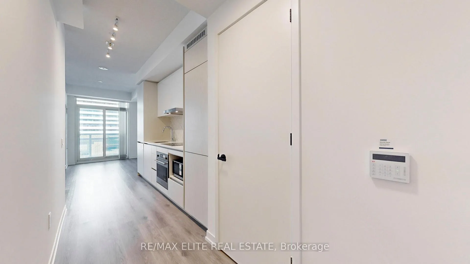 Photo 13 of Unit 520, 28 Interchange Way, Vaughan, Vaughan Corporate Centre — HOMEH