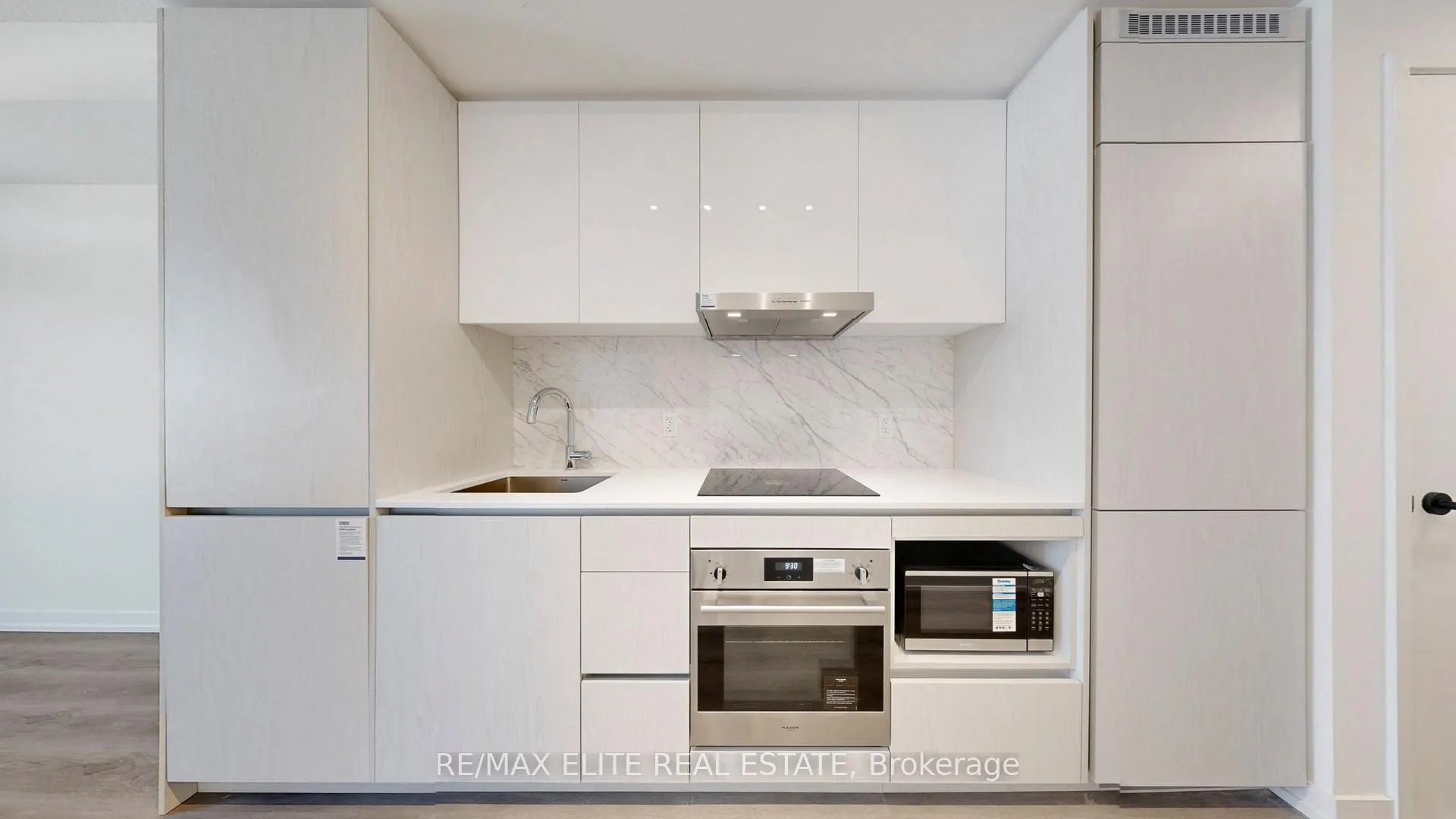Photo 14 of Unit 520, 28 Interchange Way, Vaughan, Vaughan Corporate Centre — HOMEH